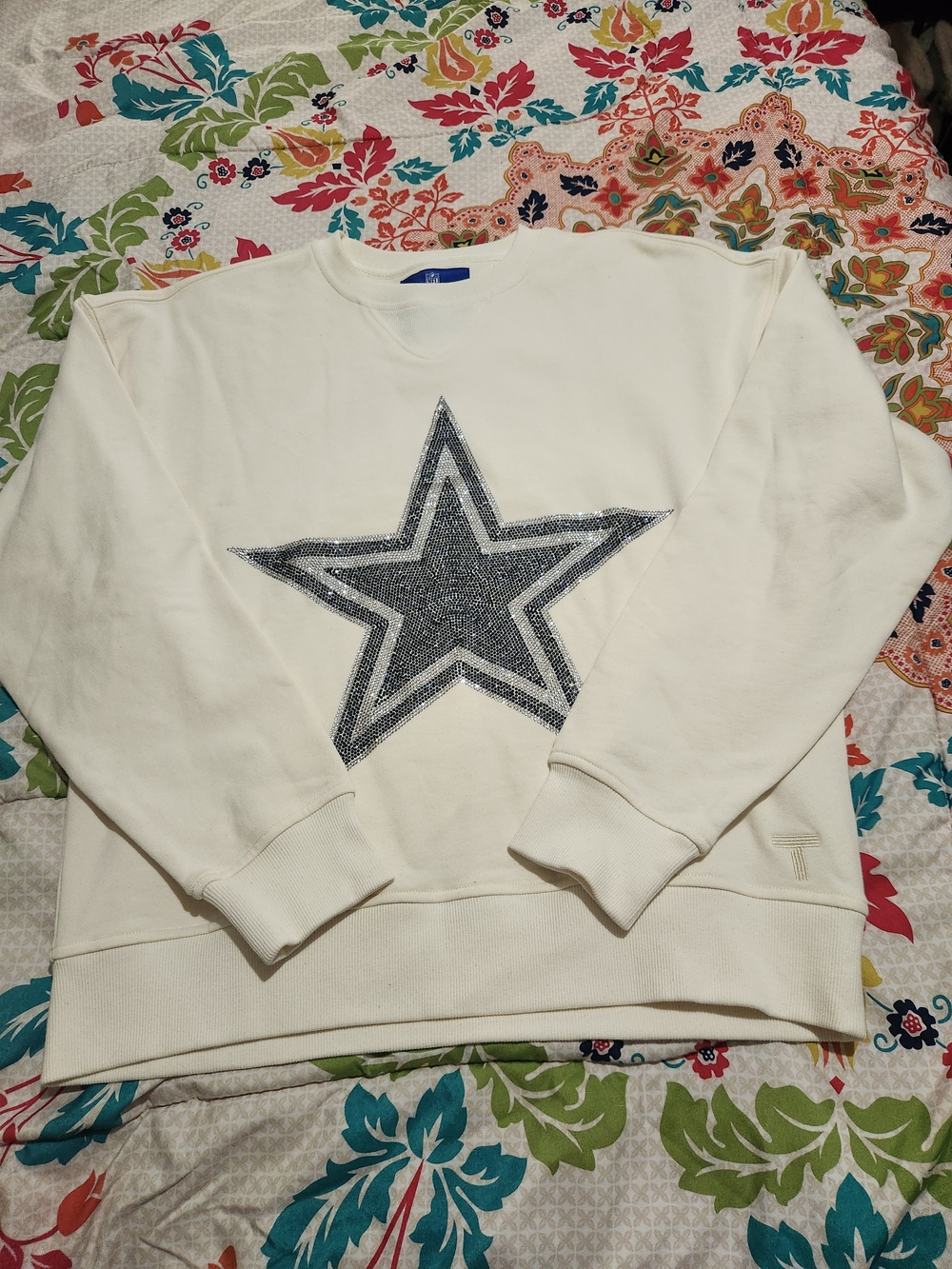 Terez Cream Crewneck Sweatshirt with Silver Embellished Star Dallas Cowboys